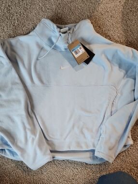 Nike Pale Blue Cropped Thermafit Fleece Pullover